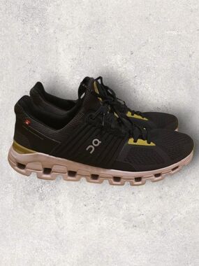 On Cloudswift  Men’s 9.5 Womens 11 Running Shoes Sneakers